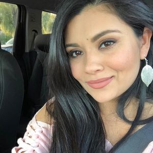 Meet your Posher, Anel